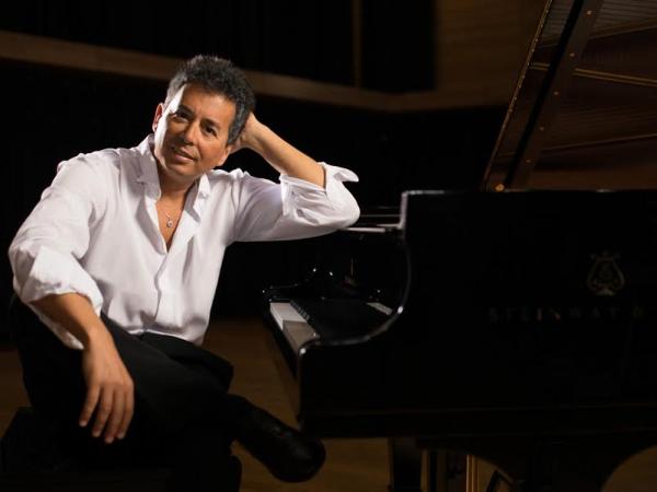 Luis Pérez Aquino (piano)
